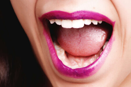 En tungeskraber har mange fordele. Vi har samlet 6 gode grunde til at bruge tungeskraber.